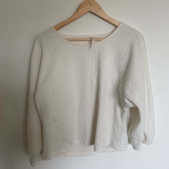 Anthropology size large Arya textured top with balloon sleeves - Picture 2 of 8